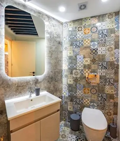 Apartmán Sehir Merkezinde Lueks - Ocekhomes Adin *