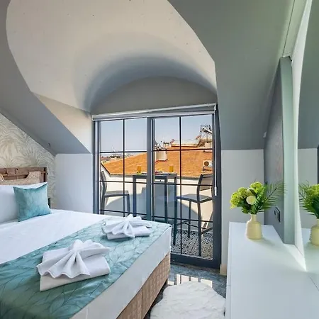 Apartmán Sehir Merkezinde Lueks - Ocekhomes Adin